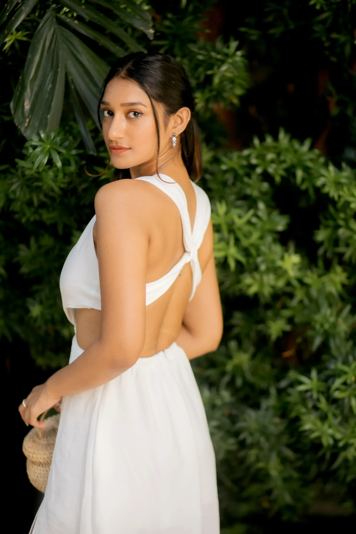 WHITE CUT OUT KNOT DRESS - Image 2