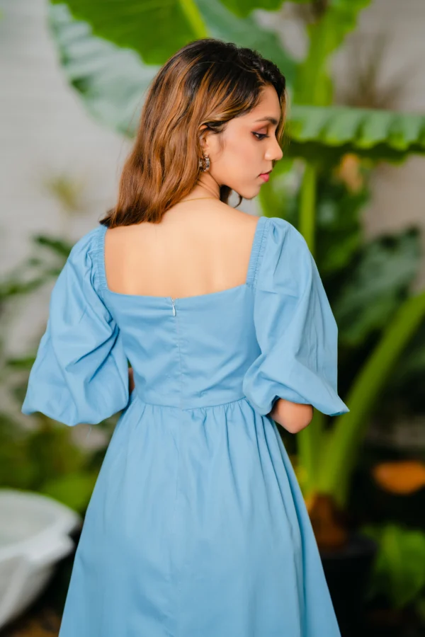 LIGHT BLUE PLEATED PUFF SLEEVE SHORT DRESS - Image 2